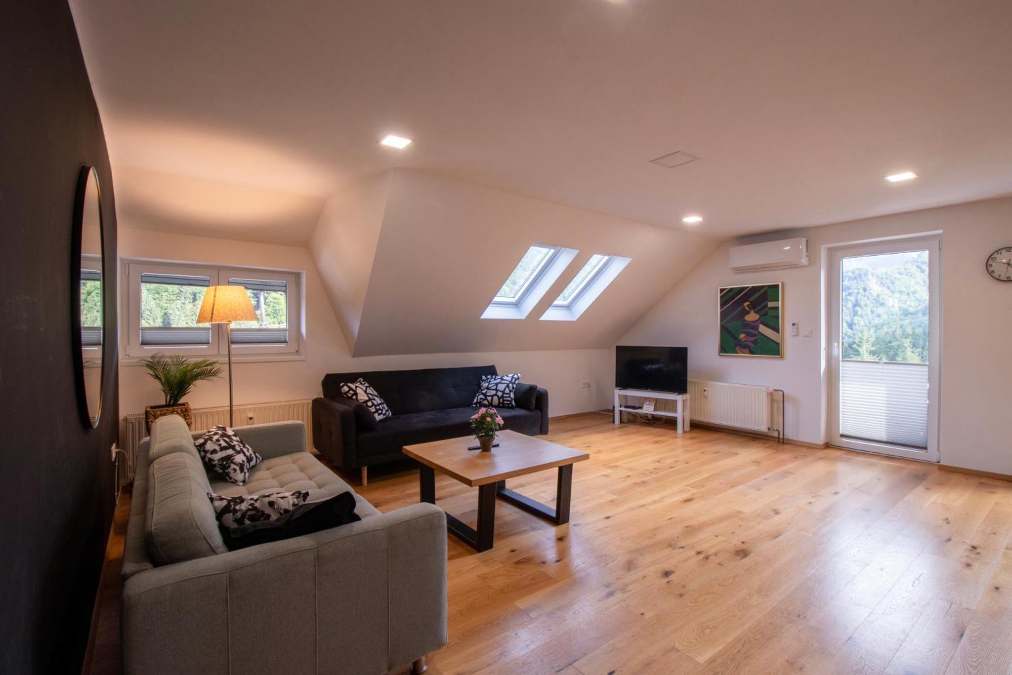 River Valley Vista Apartment